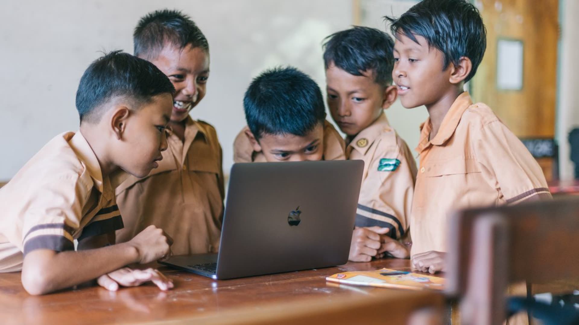 Selamat Datang di SMK Uji MSDKQ920